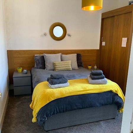The Little Bay - Town Centre Flat, Oban Appartement Buitenkant foto